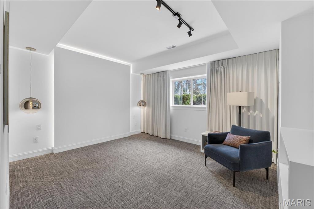 Woods Of Ladue The - Residential