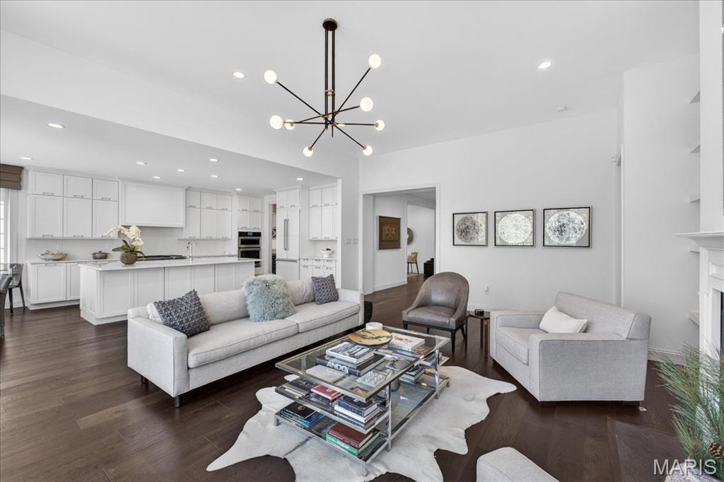 Woods Of Ladue The - Residential