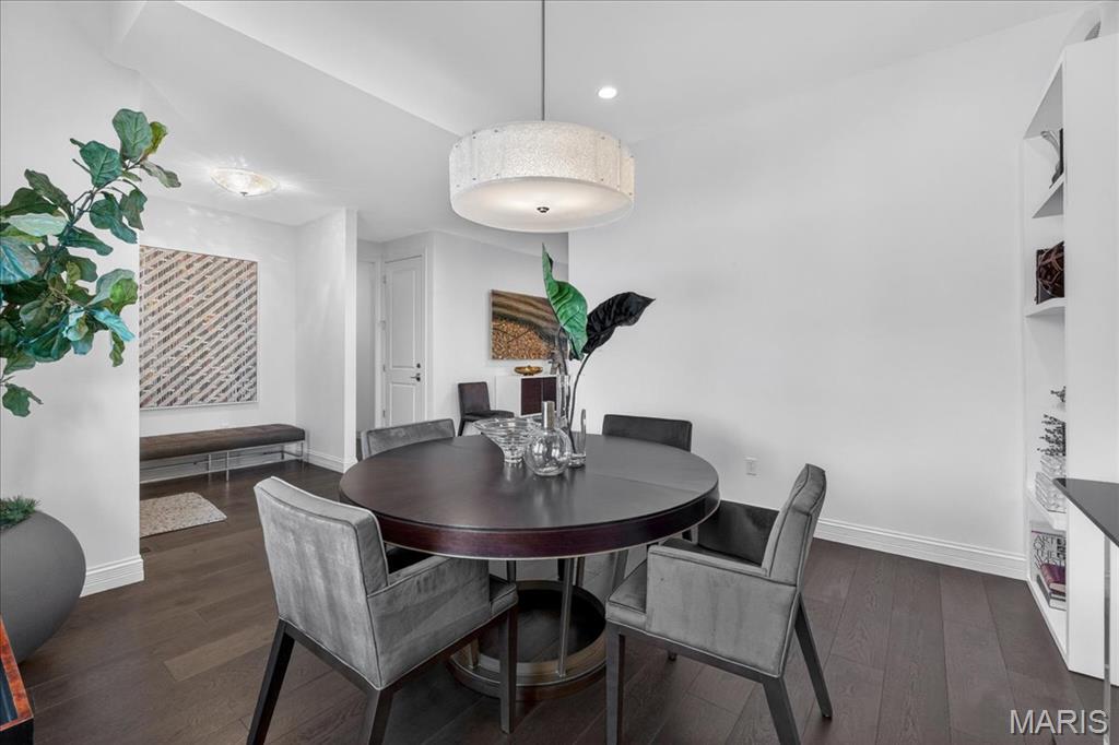 Woods Of Ladue The - Residential