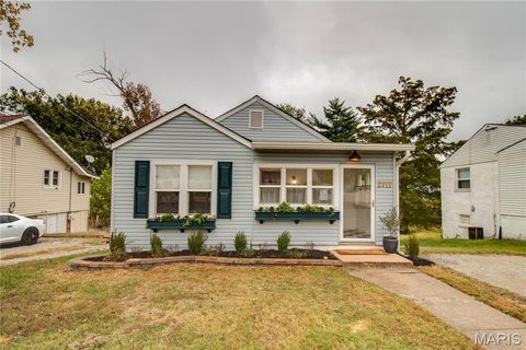 2717 Grovelin Street Godfrey IL 62035