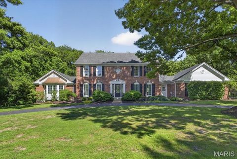 Photo of 1040 Wellington Terrace, Town and Country, MO 63017 (MLS # 26026922)