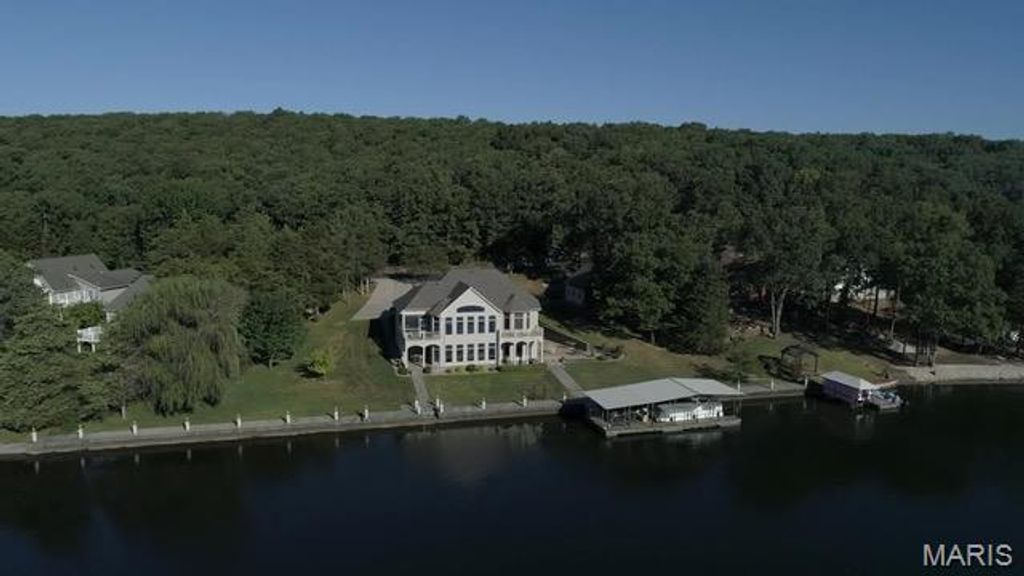 Photo of 1602 Woodson Drive, Owensville, MO 65066 (MLS # 26014114)