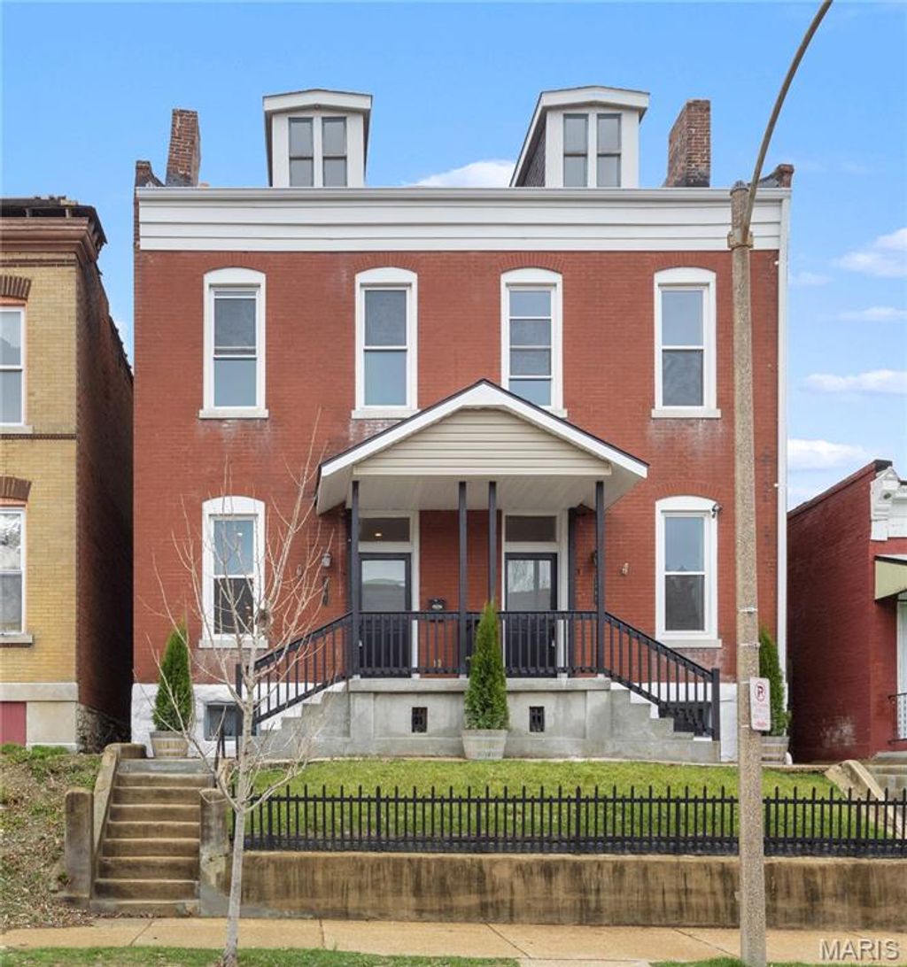 Photo of 2847 Wyoming Street, St Louis, MO 63118 (MLS # 26025816)