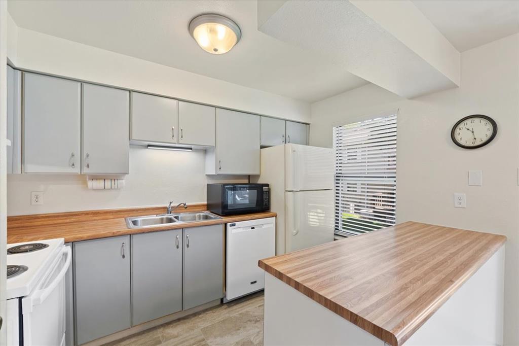 Florissant, Missouri 63031, United States, 1 Bedroom Bedrooms, ,1 BathroomBathrooms,Residential,Pending,137842