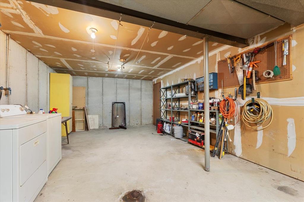 Florissant, Missouri 63031, United States, 1 Bedroom Bedrooms, ,1 BathroomBathrooms,Residential,Pending,137842