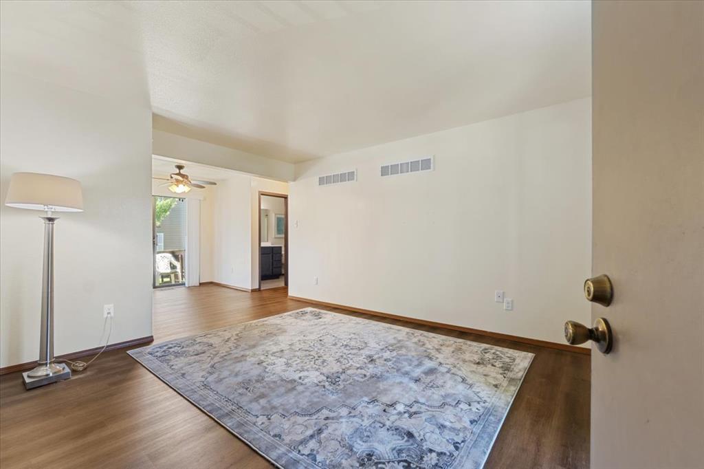 Florissant, Missouri 63031, United States, 1 Bedroom Bedrooms, ,1 BathroomBathrooms,Residential,Pending,137842