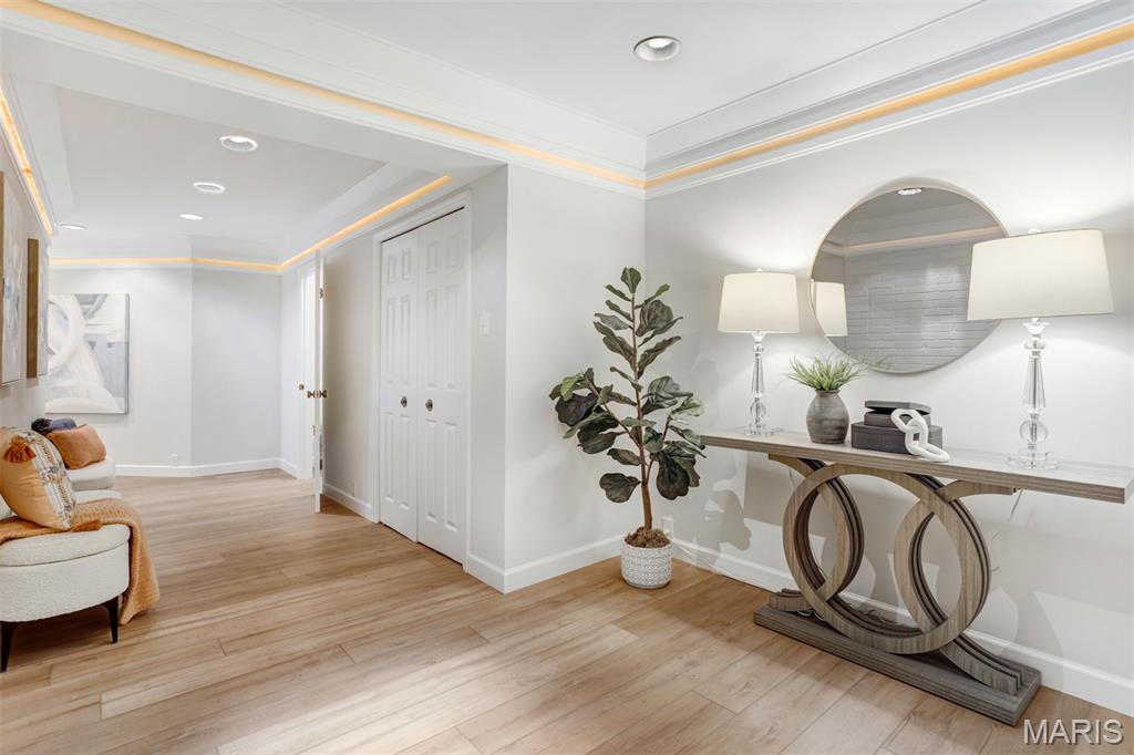 303 N Meramec Avenue 202