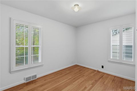 Tiny photo for 714 Brookridge Drive, Webster Groves, MO 63119 (MLS # 25040435)