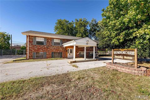 444 Candle Light Lane Hazelwood MO 63042