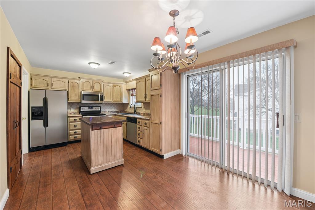 1539 Bittersweet Court 1