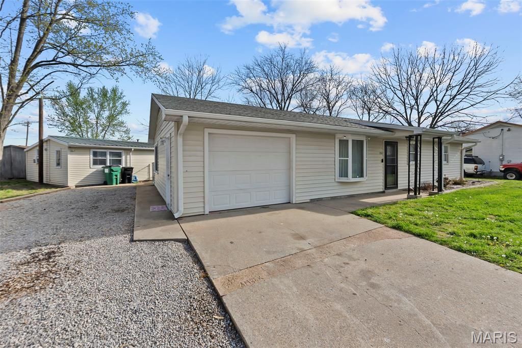 Photo of 186 Oriole Street, Cape Girardeau, MO 63701 (MLS # 26028873)