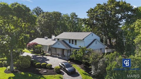 Photo of 2 Almont CT, Ladue, MO 63124 (MLS # 26031056)