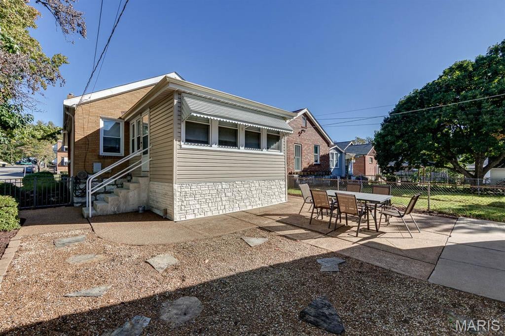 5748 Devonshire Avenue