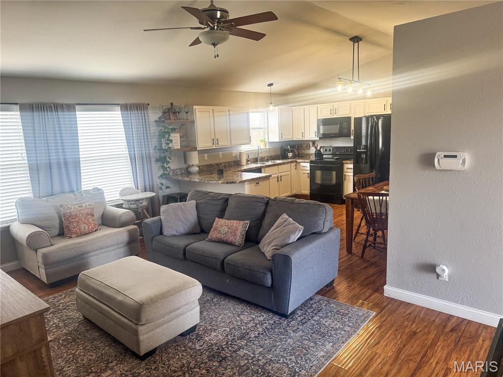 Twelve Oaks - Residential