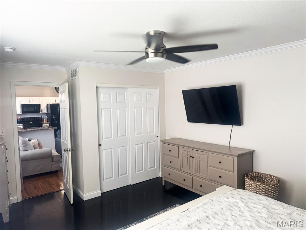 Twelve Oaks - Residential