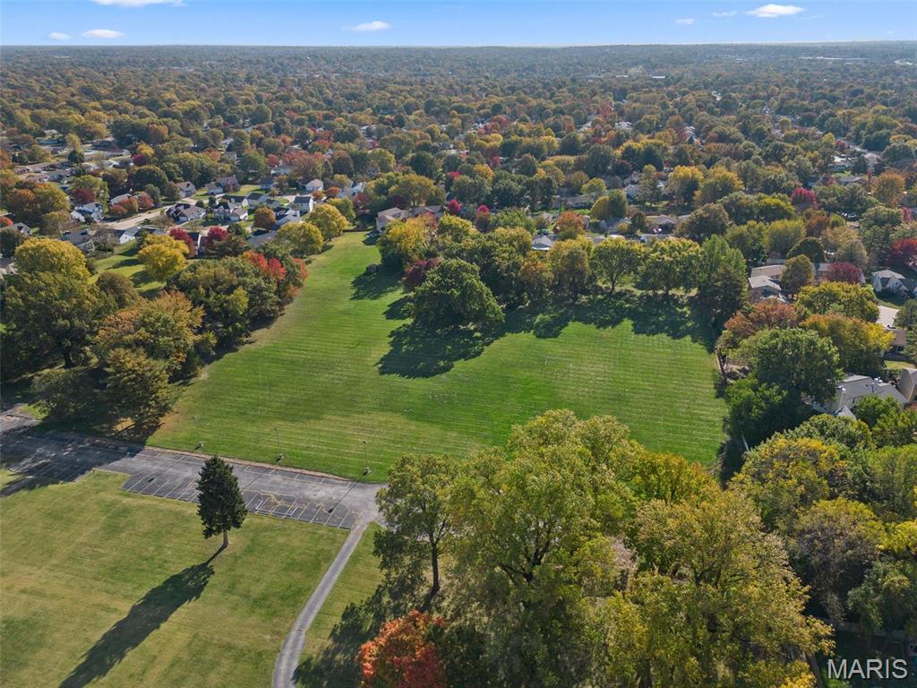 700 Howdershell Road