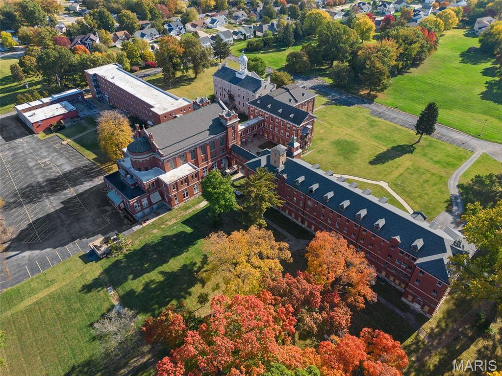 700 Howdershell Road