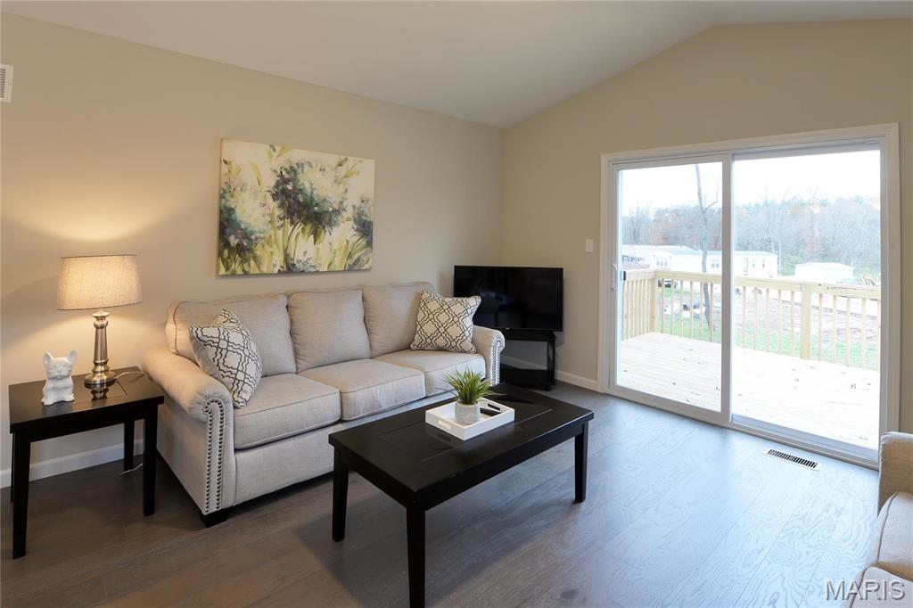 Pacific, Missouri 63069, United States, 3 Bedrooms Bedrooms, ,2 BathroomsBathrooms,Residential,Active,16075