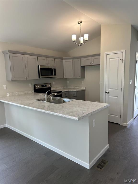 Pacific, Missouri 63069, United States, 3 Bedrooms Bedrooms, ,2 BathroomsBathrooms,Residential,Active,16075