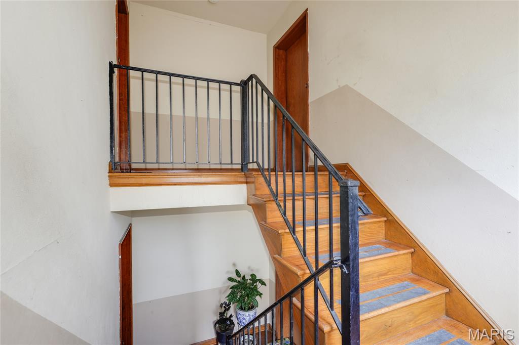 6963 Chippewa Street