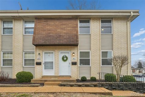 Photo of 807 Portsdown Road, Ballwin, MO 63011 (MLS # 26011643)