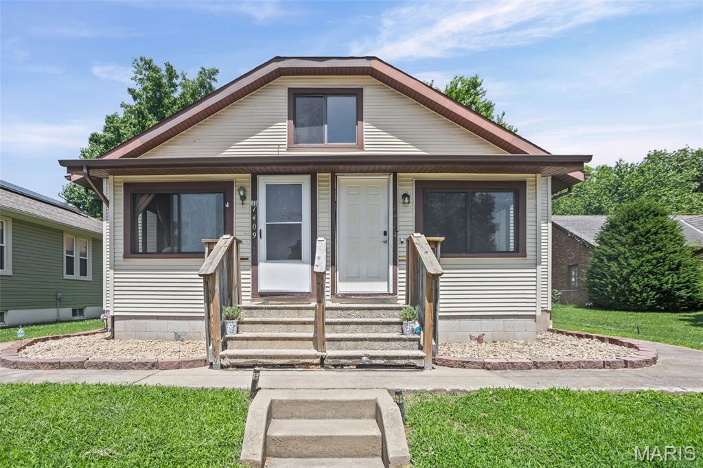 Photo 1 of 27 — 1411 N Charles Street, Belleville, IL 62221