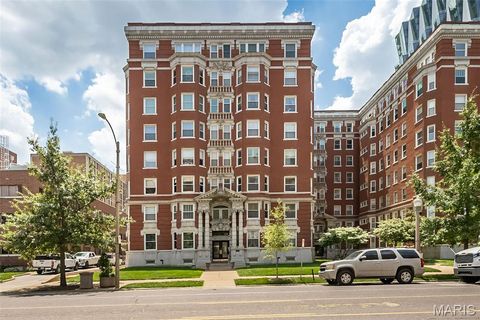 Photo of 4944 Lindell Boulevard #7E, St Louis, MO 63108 (MLS # 26045503)