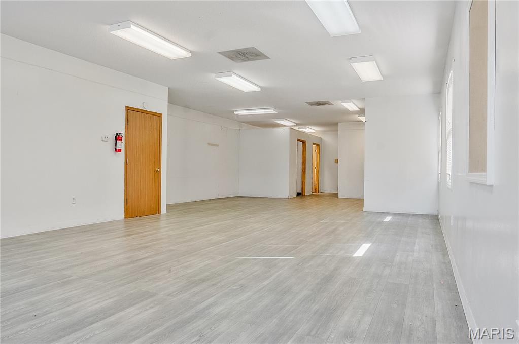 367 Bus & Professional Park Ii - Commercial Lease