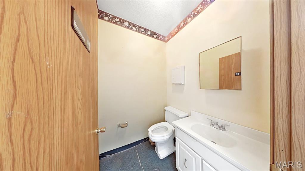 367 Bus & Professional Park Ii - Commercial Lease