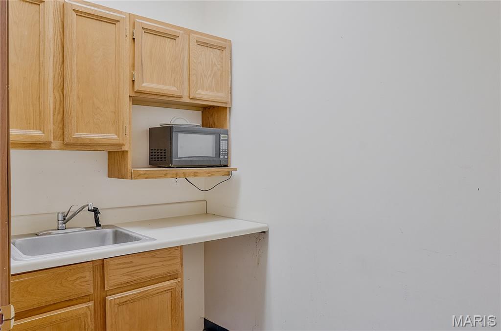 367 Bus & Professional Park Ii - Commercial Lease