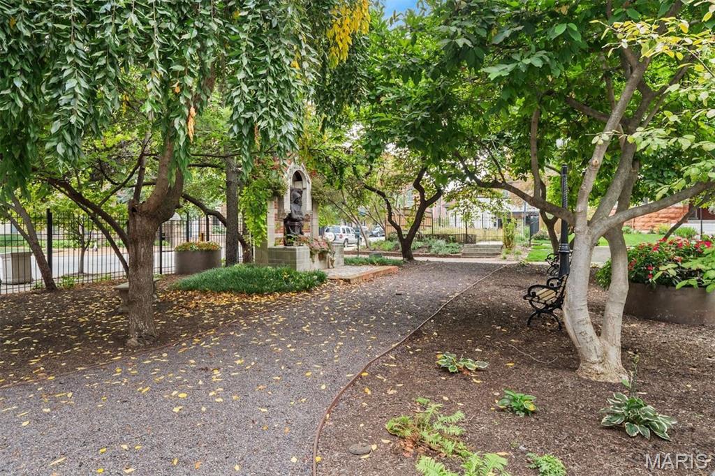 Artizen on West Pine - Residential