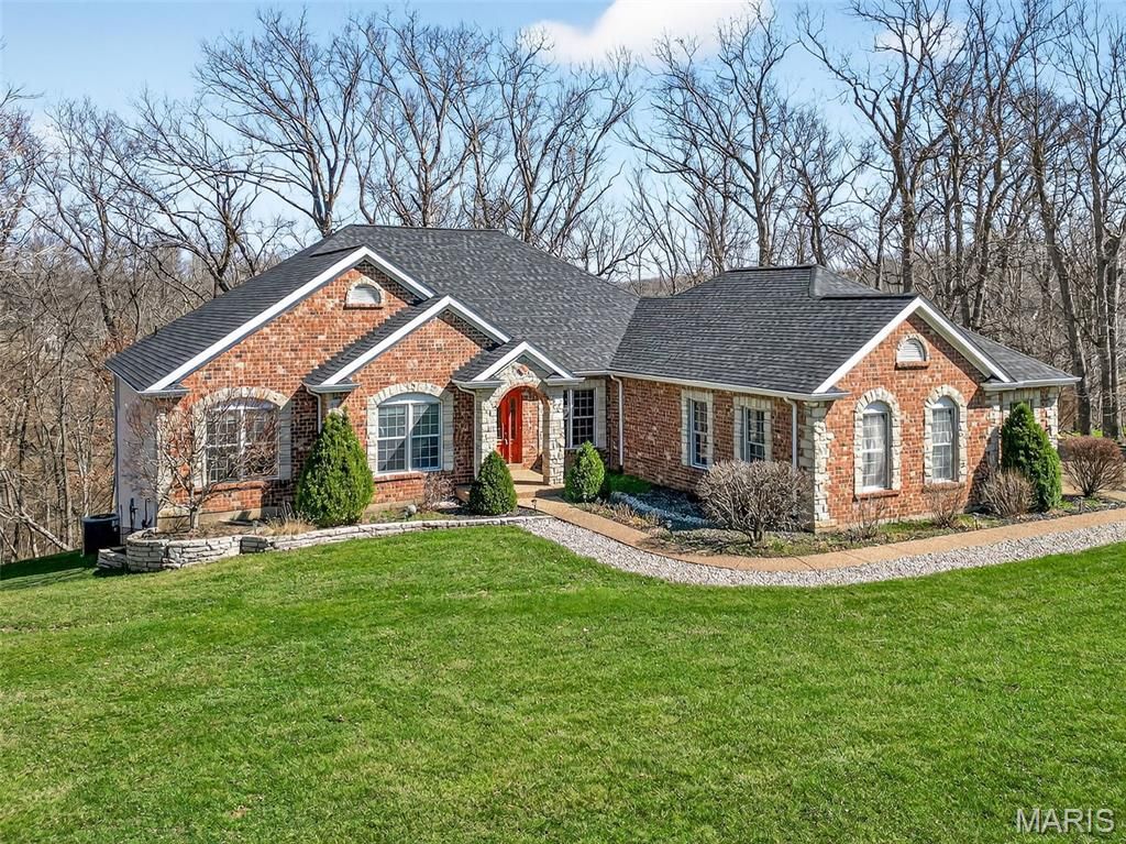 Photo of 762 Lake Valley Drive, Defiance, MO 63341 (MLS # 26013556)