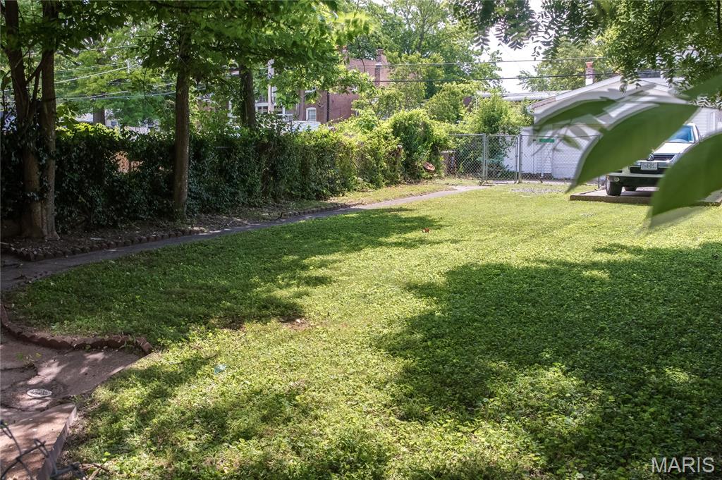 St Louis, Missouri 63111, United States, 3 Bedrooms Bedrooms, ,2 BathroomsBathrooms,Residential,Active,227372