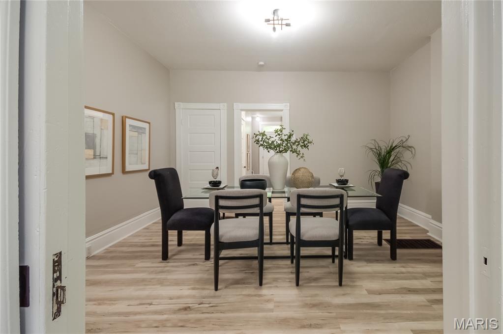 St Louis, Missouri 63111, United States, 3 Bedrooms Bedrooms, ,2 BathroomsBathrooms,Residential,Active,227372