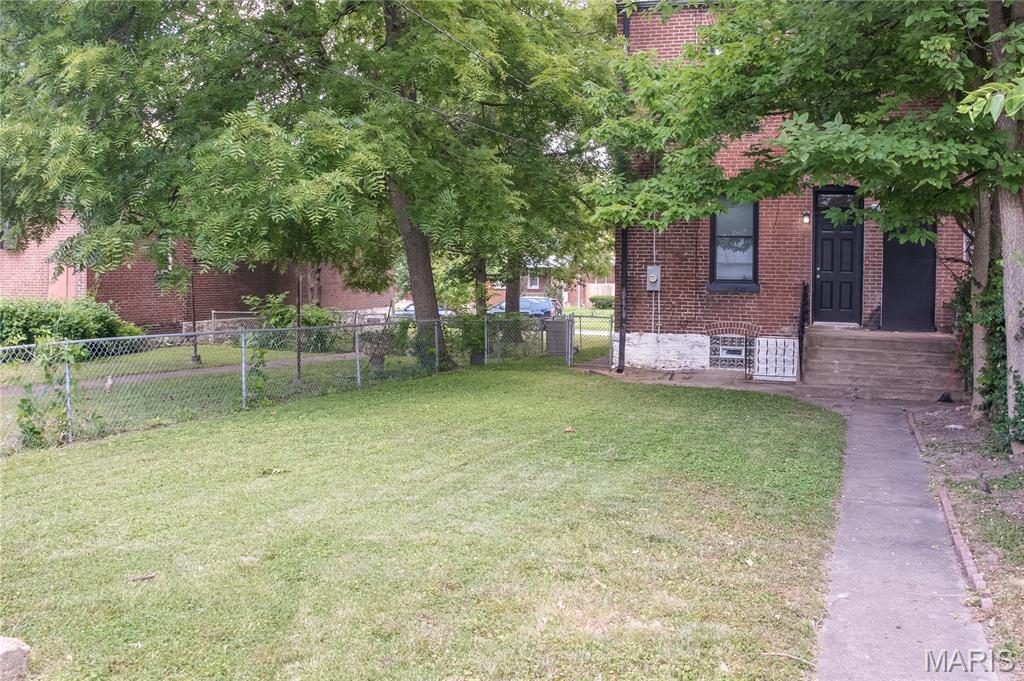 St Louis, Missouri 63111, United States, 3 Bedrooms Bedrooms, ,2 BathroomsBathrooms,Residential,Active,227372