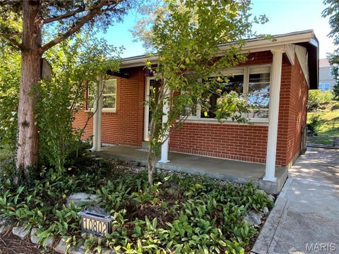Photo of 10802 Antrill Drive, St Louis, MO 63123 (MLS # 26068054)