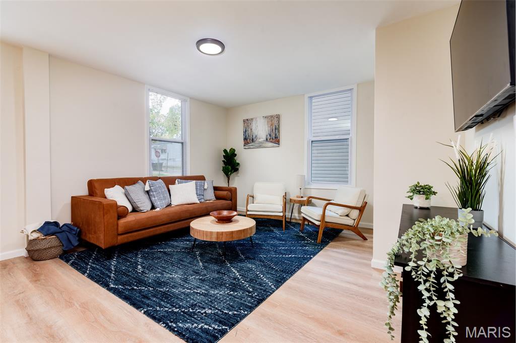 5835 Victoria Avenue