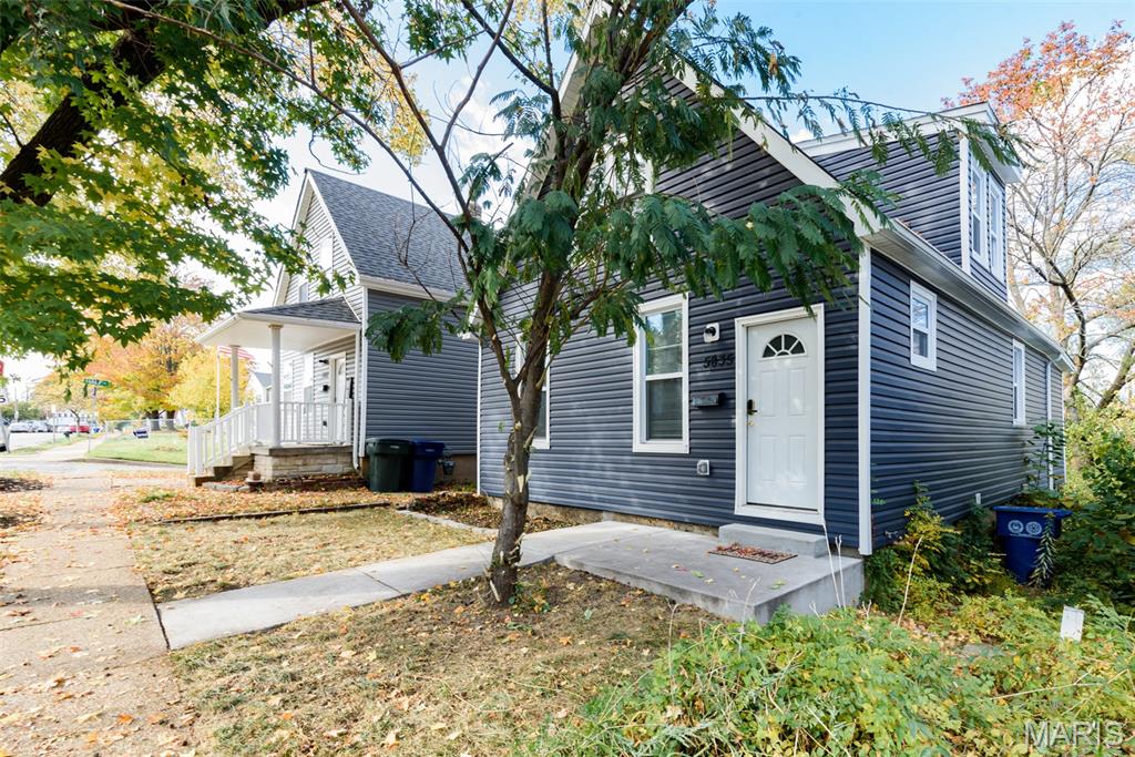 5835 Victoria Avenue