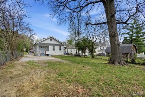 Tiny photo for 9512 Tennyson Avenue, Overland, MO 63114 (MLS # 26008752)