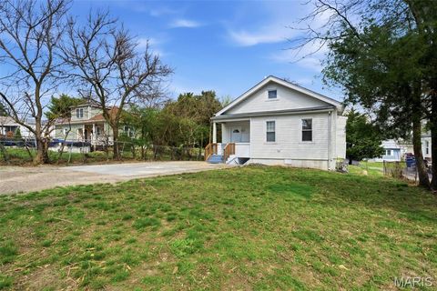 Tiny photo for 9512 Tennyson Avenue, Overland, MO 63114 (MLS # 26008752)