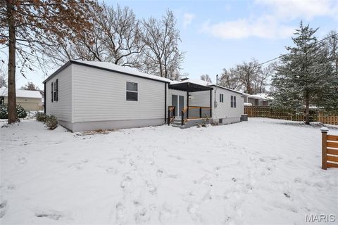 Tiny photo for 1439 Bridle Road, Webster Groves, MO 63119 (MLS # 25079155)