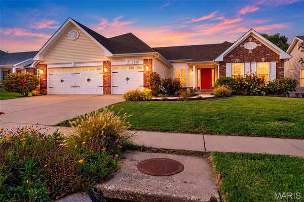 1089 RENFREW LN N, O FALLON, MO 63366 - Image 0af2edc4bcdb088c048d8c93f0eb9205/2895290572