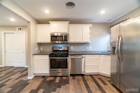 Tiny photo for 204 Hillsdale Drive, Ballwin, MO 63011 (MLS # 26011934)