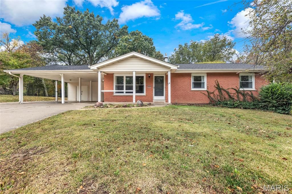 Photo of 2221 Muegge Road, St Charles, MO 63303 (MLS # 25072987)