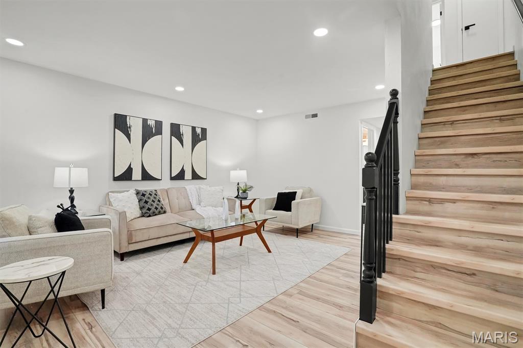4234 Burnett Walk