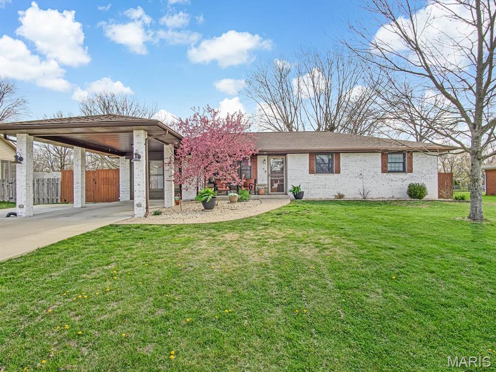 Photo 1 of 35 — 6 Dwight Street, Waterloo, IL 62298