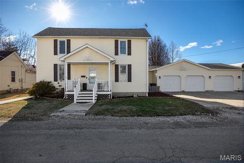 Photo of 306 Putnam Street, Mount Olive, IL 62069 (MLS # 26003121)