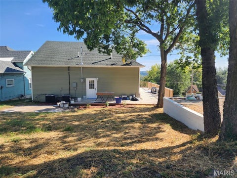 Tiny photo for 1716 Grace Street, Hannibal, MO 63401 (MLS # 26059029)