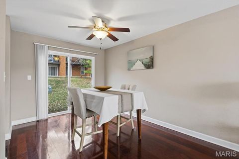 Tiny photo for 1939 Hunting Lake Court #1939, Kirkwood, MO 63122 (MLS # 25082401)