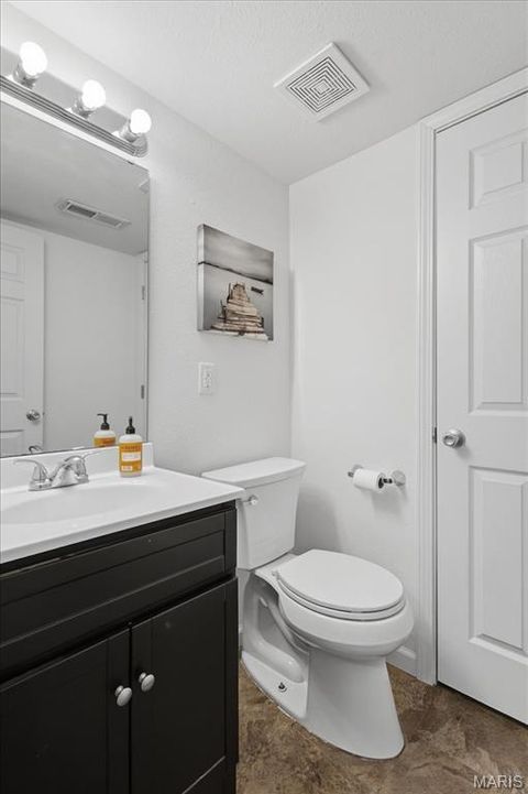 Tiny photo for 1939 Hunting Lake Court #1939, Kirkwood, MO 63122 (MLS # 25082401)